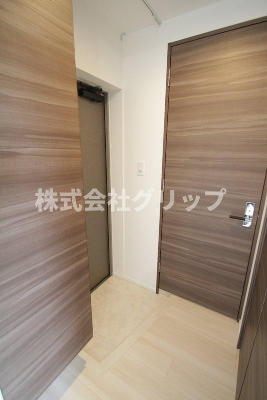 スパシエ東神奈川の玄関