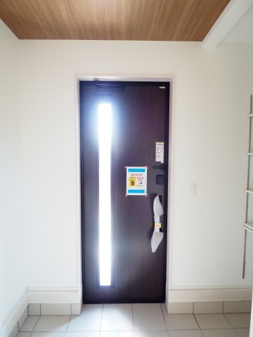 【玄関】 | ＧＲＡＦＡＲＥ　町庭坂字一本杉　１号棟 | ★内覧予約で新米4kg★