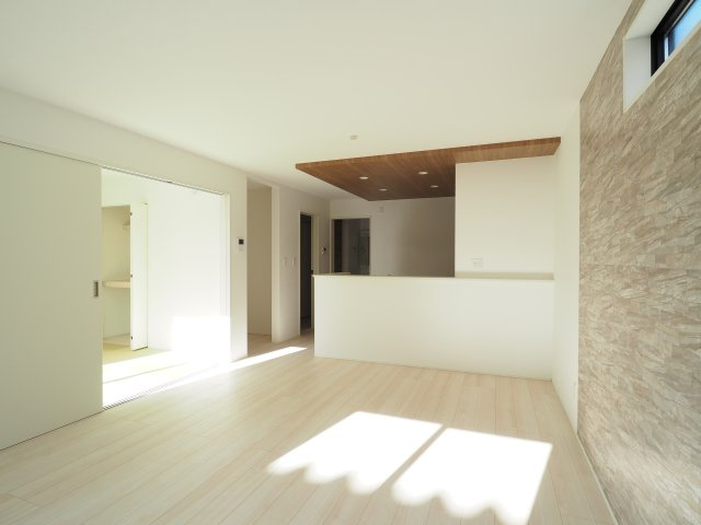 【居間・リビング】 | ＧＲＡＦＡＲＥ　町庭坂字一本杉　１号棟 | ★内覧予約で新米4kg★