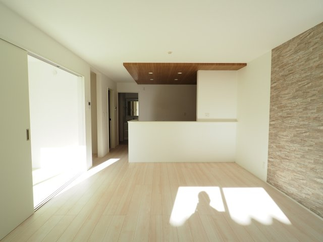 【居間・リビング】 | ＧＲＡＦＡＲＥ　町庭坂字一本杉　１号棟 | ★内覧予約で新米4kg★