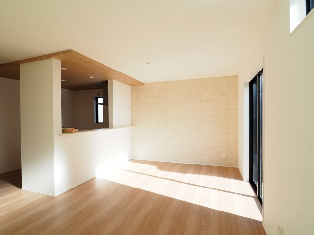 【居間・リビング】 | ＧＲＡＦＡＲＥ　町庭坂字一本杉　２号棟 | ★内覧予約で新米4kg★