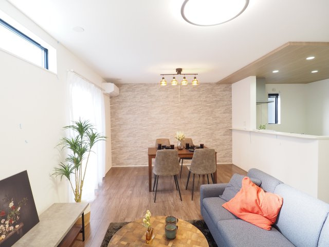 【居間・リビング】 | ＧＲＡＦＡＲＥ　町庭坂字一本杉　３号棟 | ★内覧予約で新米4kg★