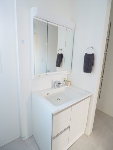 【独立洗面台】 | ＧＲＡＦＡＲＥ　町庭坂字一本杉　３号棟 | ★内覧予約で新米4kg★