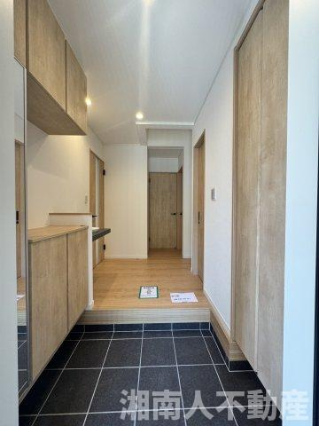 鎌倉市梶原３丁目１２６５－２９新築戸建ての玄関|シンプルで使いやすい玄関です