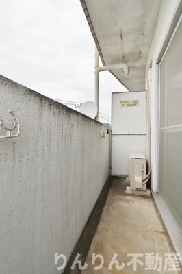 【バルコニー】 | レジデンス北島 | 外からの目が気にならないバルコニーで洗濯物が干せます