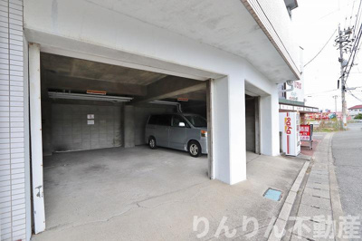 【駐車場】 | レジデンス北島 | 車をお持ちの方に嬉しい駐車場付きの物件です