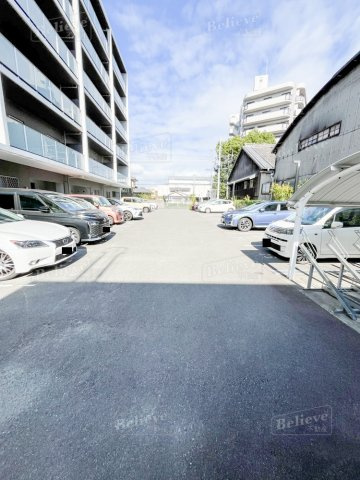 モントーレヒルズ悠の駐車場|駐車スペースもあります☆