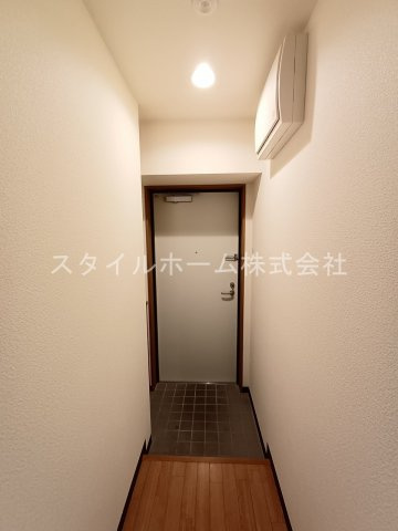 テイビービルの玄関|別部屋写真です。