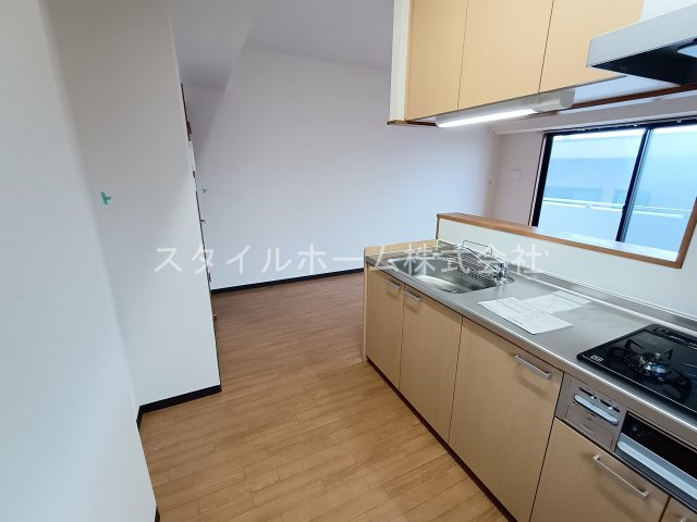 テイビービルのキッチン|別部屋写真です。