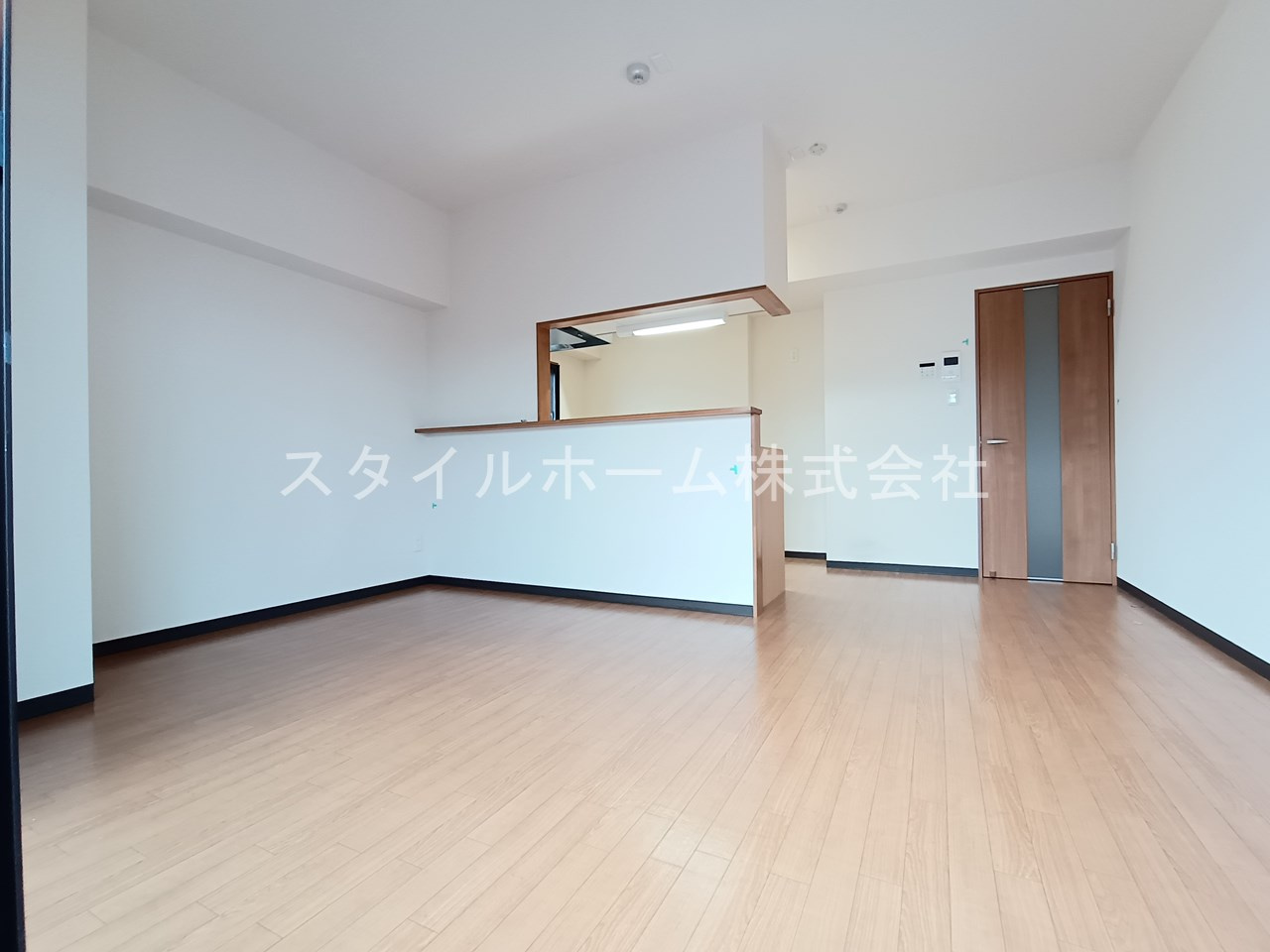 テイビービルの居間・リビング