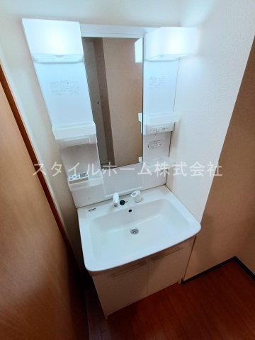 テイビービルの洗面所|別部屋写真です。