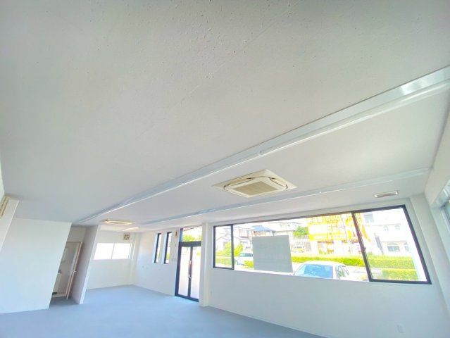 小椋様貸事務所の内装