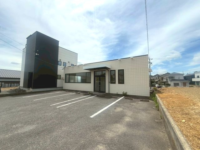 小椋様貸事務所の駐車場