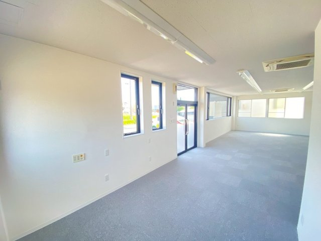 小椋様貸事務所の内装