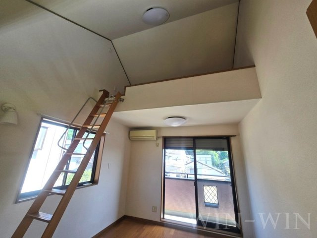 乗小路貸家の洋室