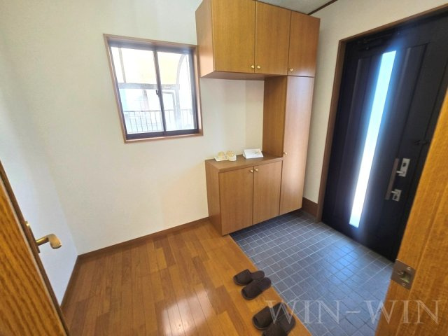 乗小路貸家の玄関