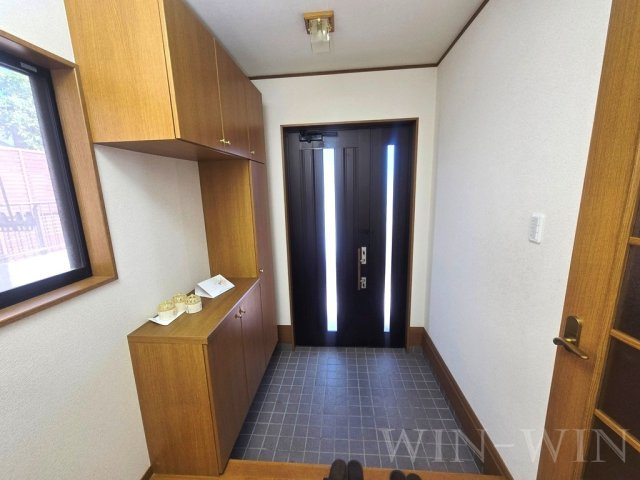 乗小路貸家の玄関