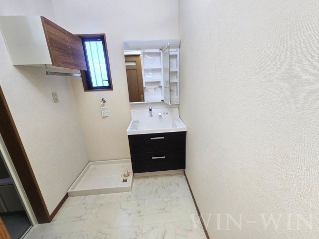 乗小路貸家の洗面所