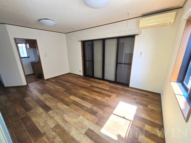 乗小路貸家の居間・リビング