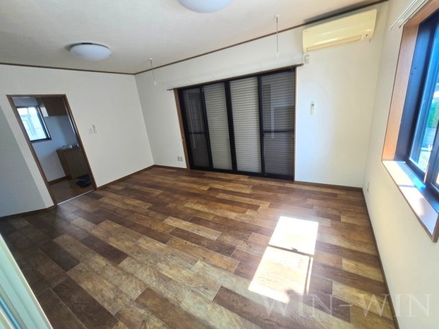 乗小路貸家の居間・リビング