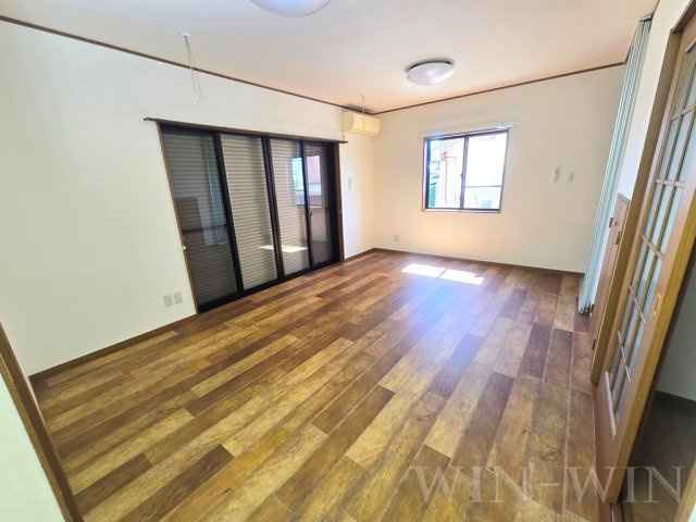 乗小路貸家の居間・リビング