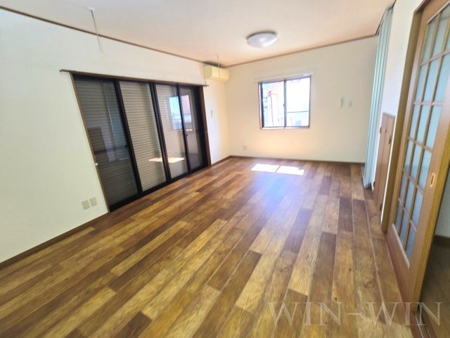 乗小路貸家の居間・リビング