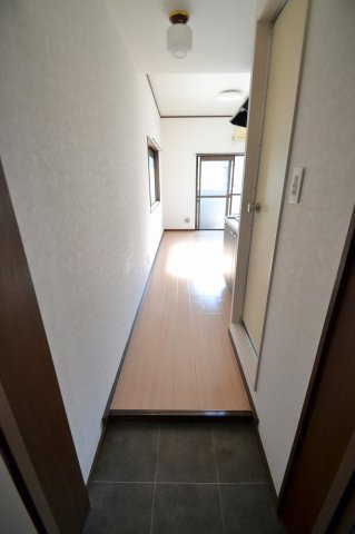 レジェンド庚午中の玄関