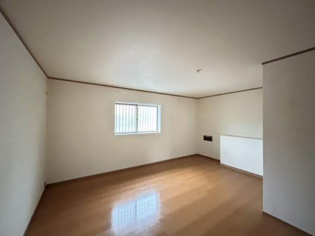 岡崎市鴨田町の洋室