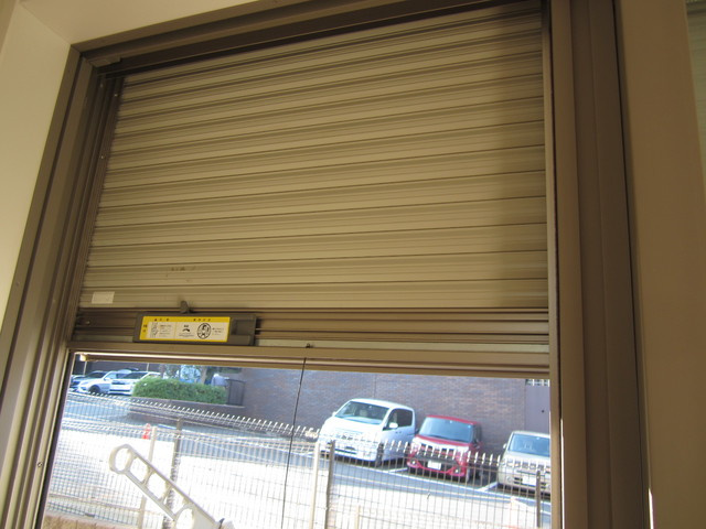プリムローズ宮前平の居間・リビング|防犯シャッター