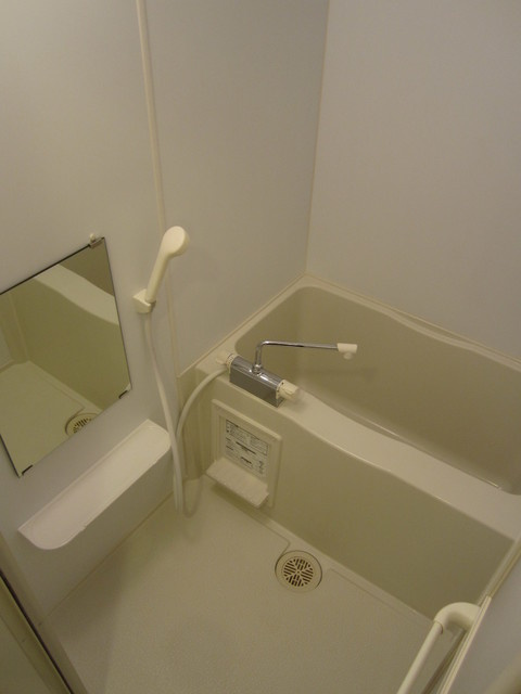 プリムローズ宮前平の浴室|清潔感のあるバスルーム