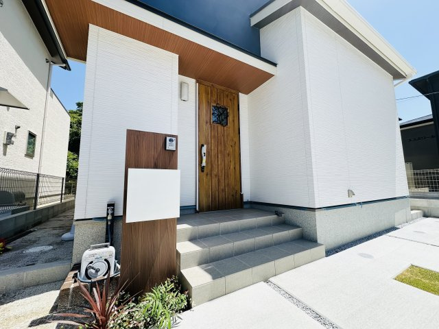 八幡西区浅川町の玄関