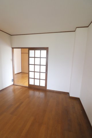 ルシール五番館の居間・リビング