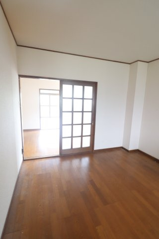 ルシール五番館の居間・リビング