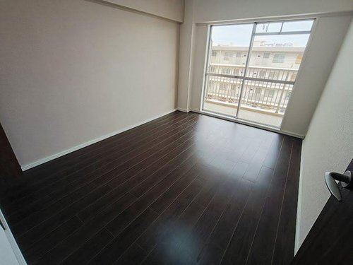 春日丘グリーンハイツB棟の寝室|使い勝手のいい寝室です