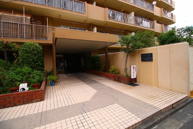 春日丘グリーンハイツB棟のエントランス|建物の内部です