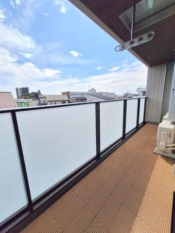 メゾン　デラーブル大宮のエントランス