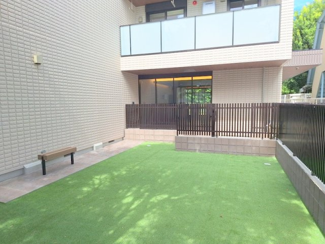 メゾン　デラーブル大宮の居間・リビング