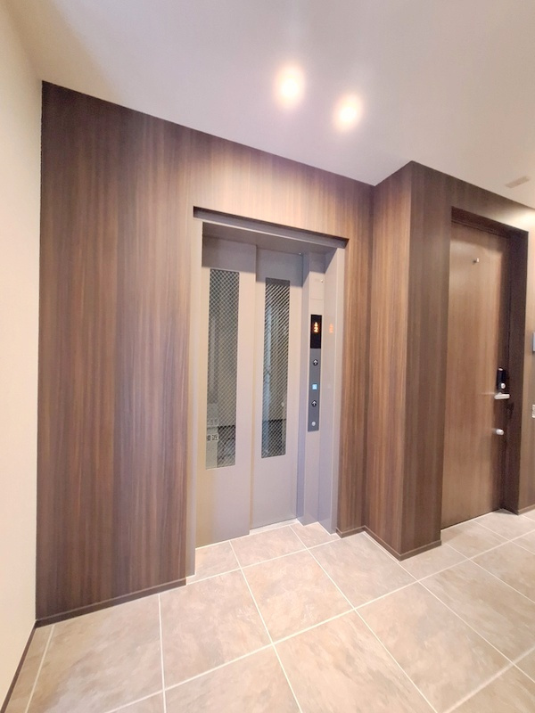 メゾン　デラーブル大宮の居間・リビング