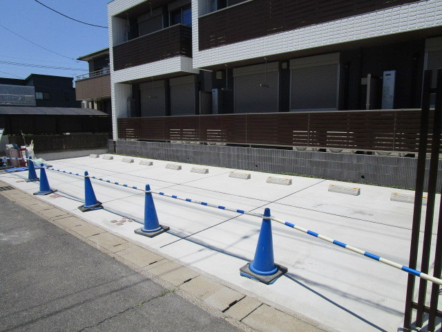 グラウクスの駐車場