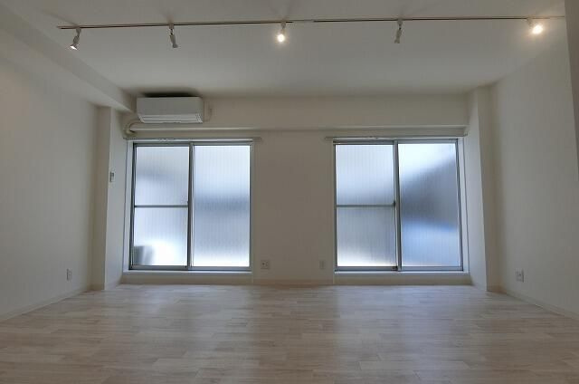 飯田ビルの居間・リビング