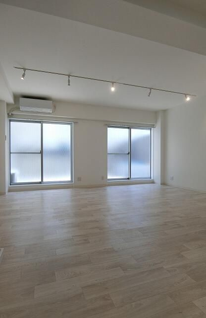 飯田ビルの内装