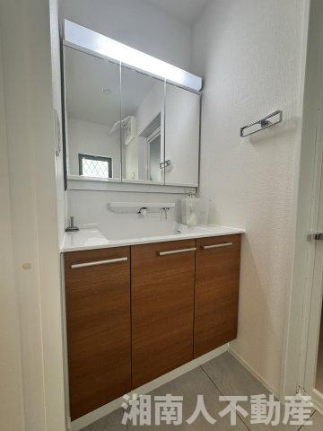 鎌倉市七里ガ浜２丁目５－２２戸建ての独立洗面台|独立洗面台で身支度をすべて済ませてしまいましょう