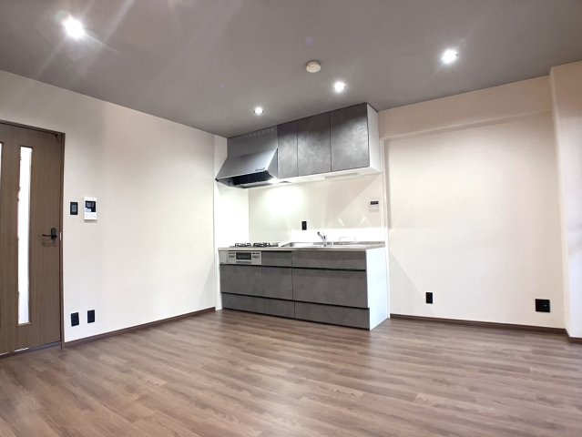 ワコーレロイヤルヒルズの居間・リビング|使いやすいリビングです