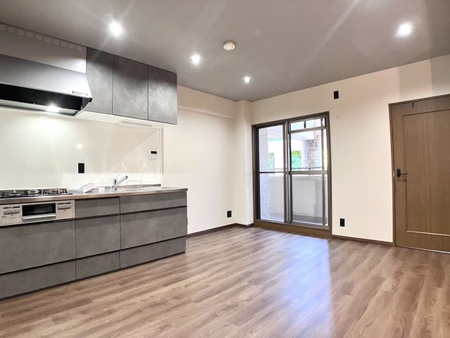 ワコーレロイヤルヒルズの居間・リビング|使いやすいリビングです