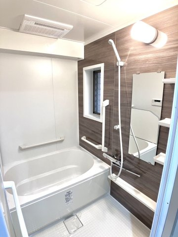 ワコーレロイヤルヒルズの浴室|お風呂です
浴室乾燥機付です