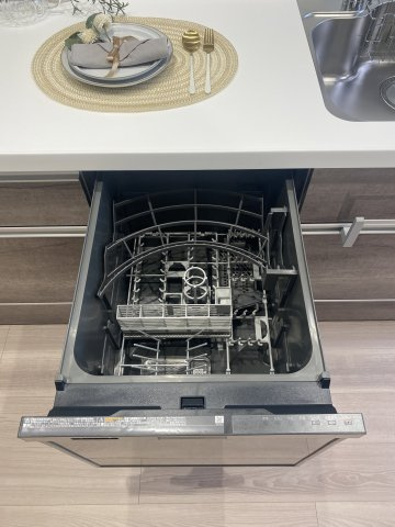 河原町スカイマンションのキッチン|食洗機（浅型）完備！