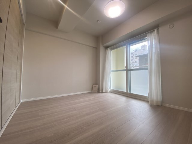 河原町スカイマンションの洋室|5.4帖です。