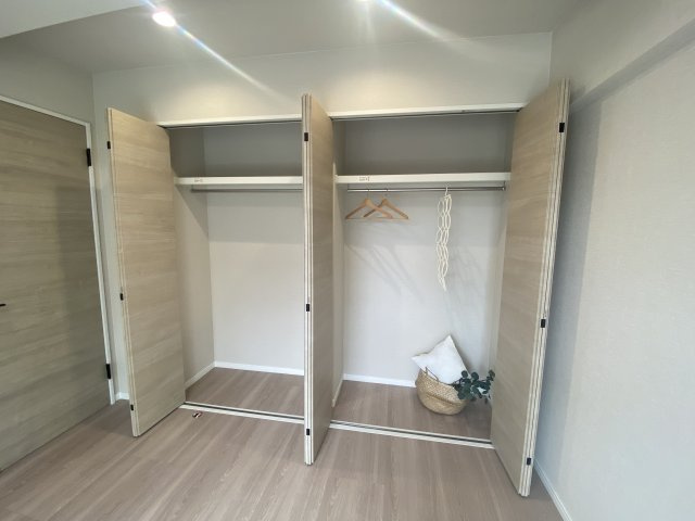 河原町スカイマンションの収納|仕切りがあり、収納しやすいです♪