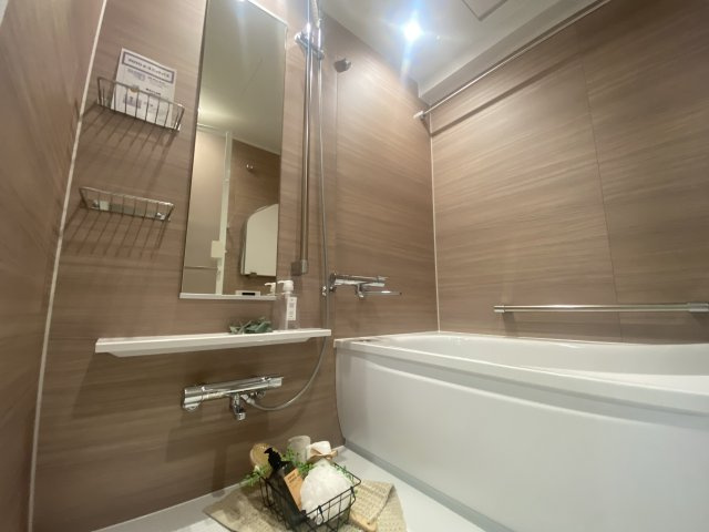 河原町スカイマンションの浴室|全面パネルでラグジュアリー♪