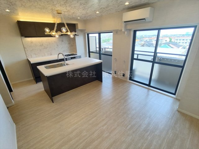 【居間・リビング】の画像